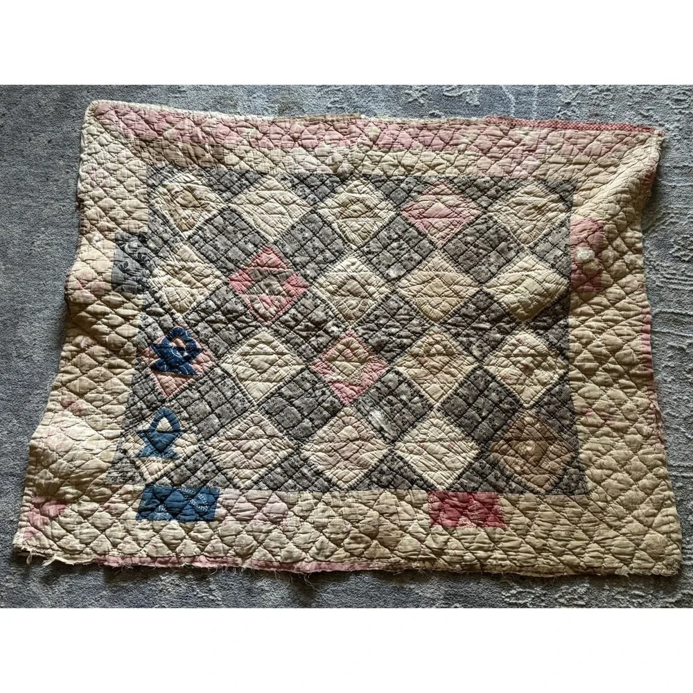 Baby Nursery Lap Quilt Vintage Antique Primitive Granny Baskets 34x 25 Handmade